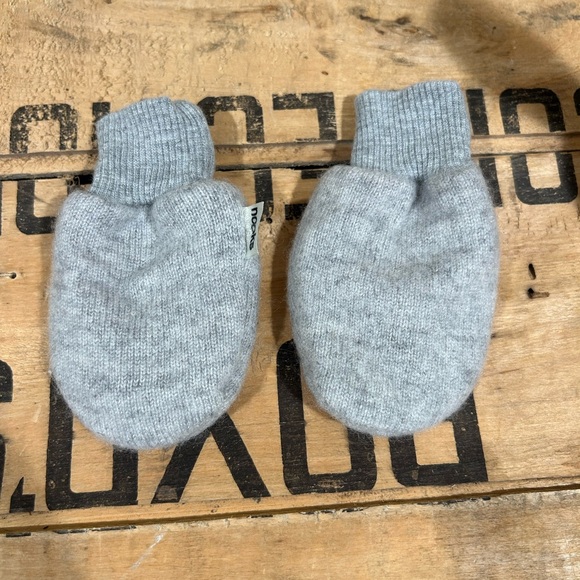 Nooks 0-6 months mittens - Picture 1 of 4
